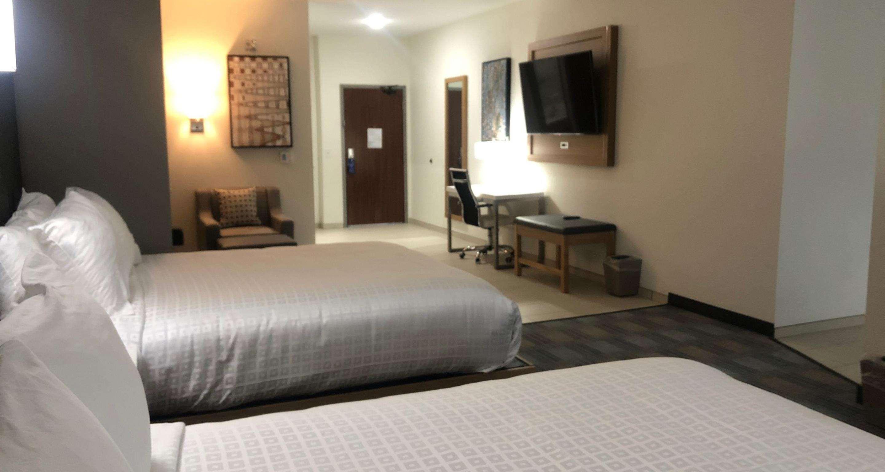 La Quinta Inn & Suites By Wyndham Coralville Iowa City エクステリア 写真
