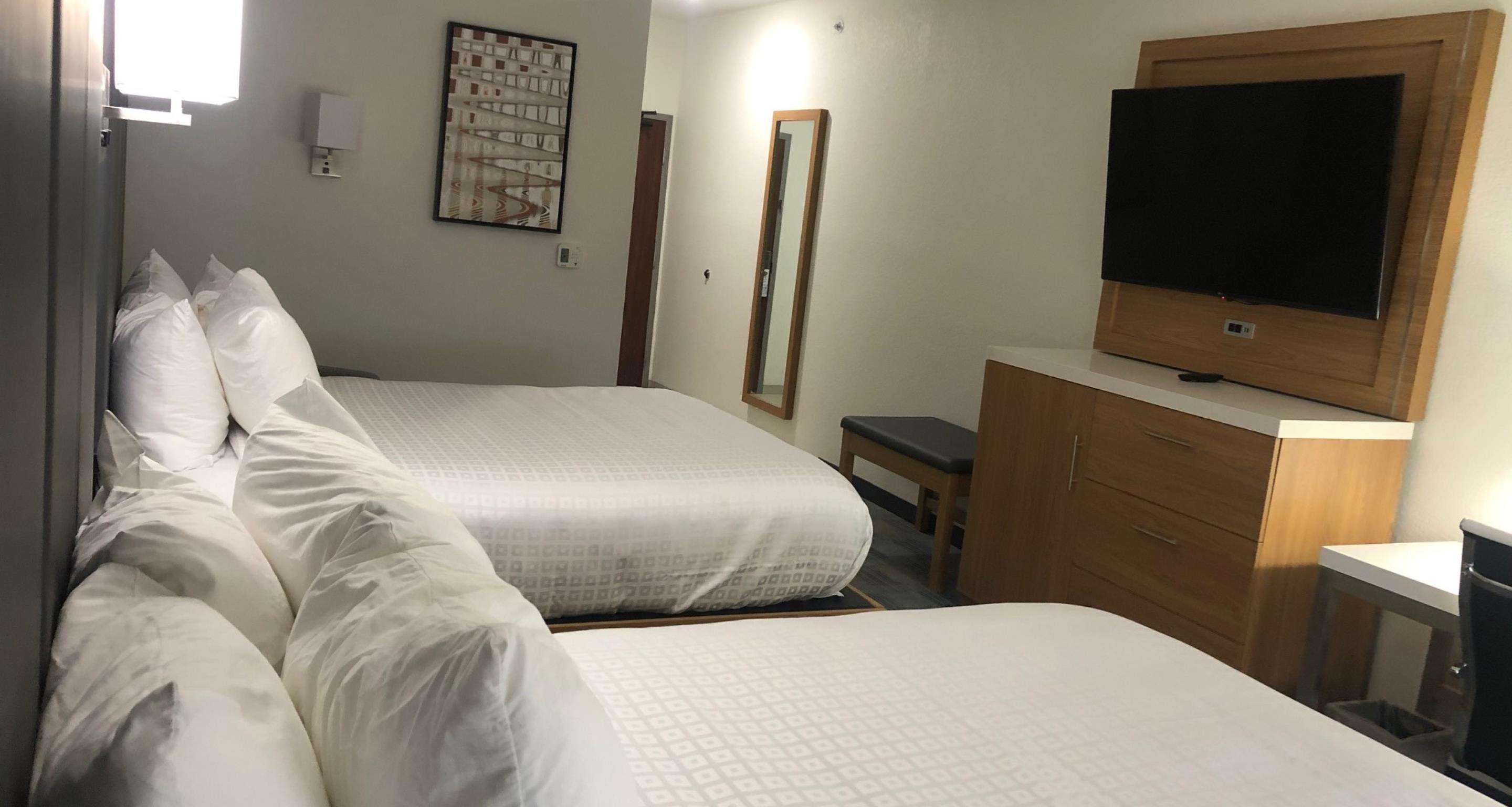 La Quinta Inn & Suites By Wyndham Coralville Iowa City エクステリア 写真