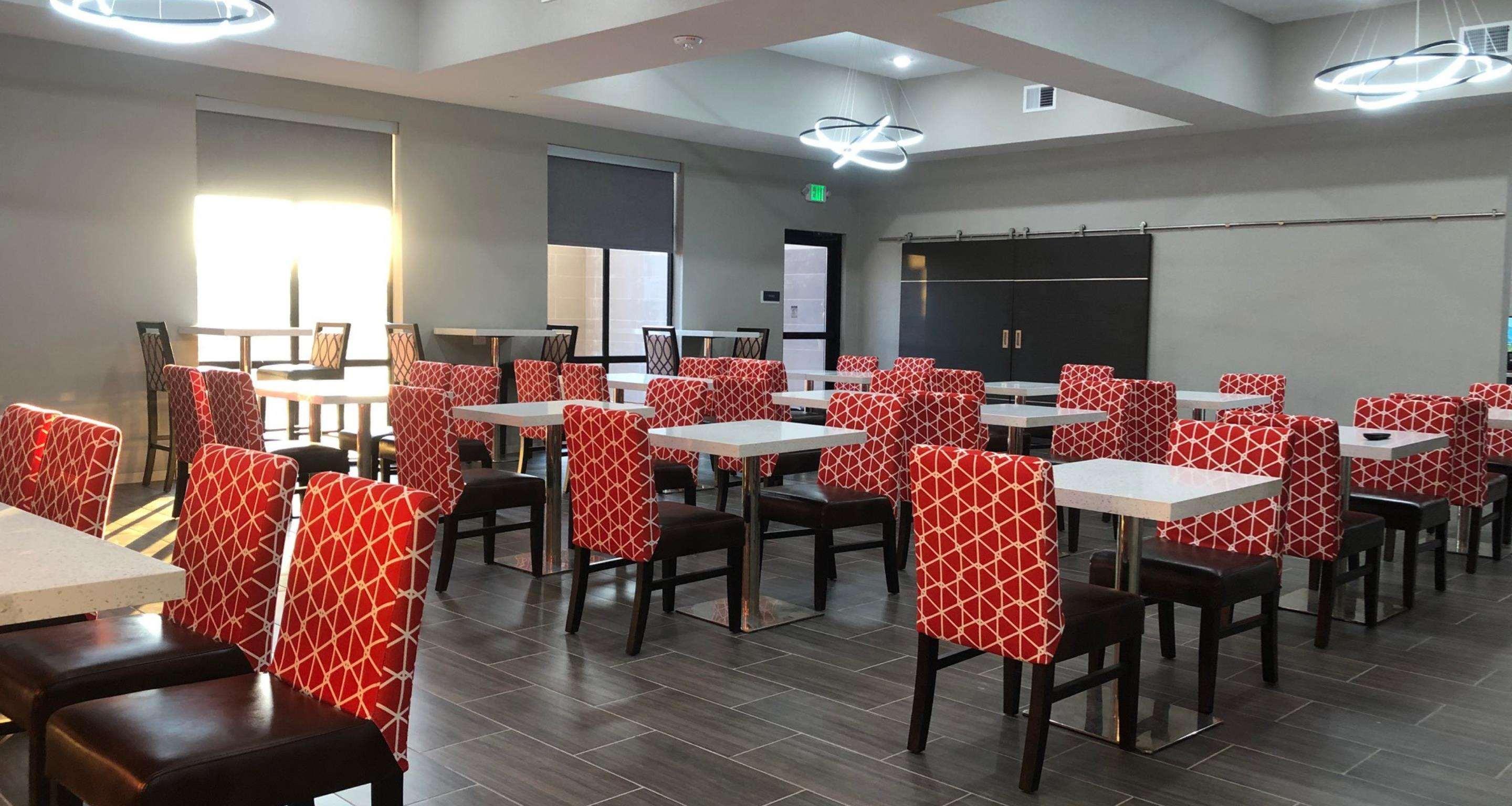 La Quinta Inn & Suites By Wyndham Coralville Iowa City エクステリア 写真