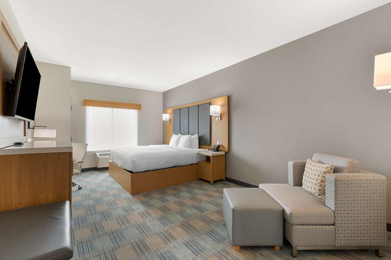 La Quinta Inn & Suites By Wyndham Coralville Iowa City エクステリア 写真