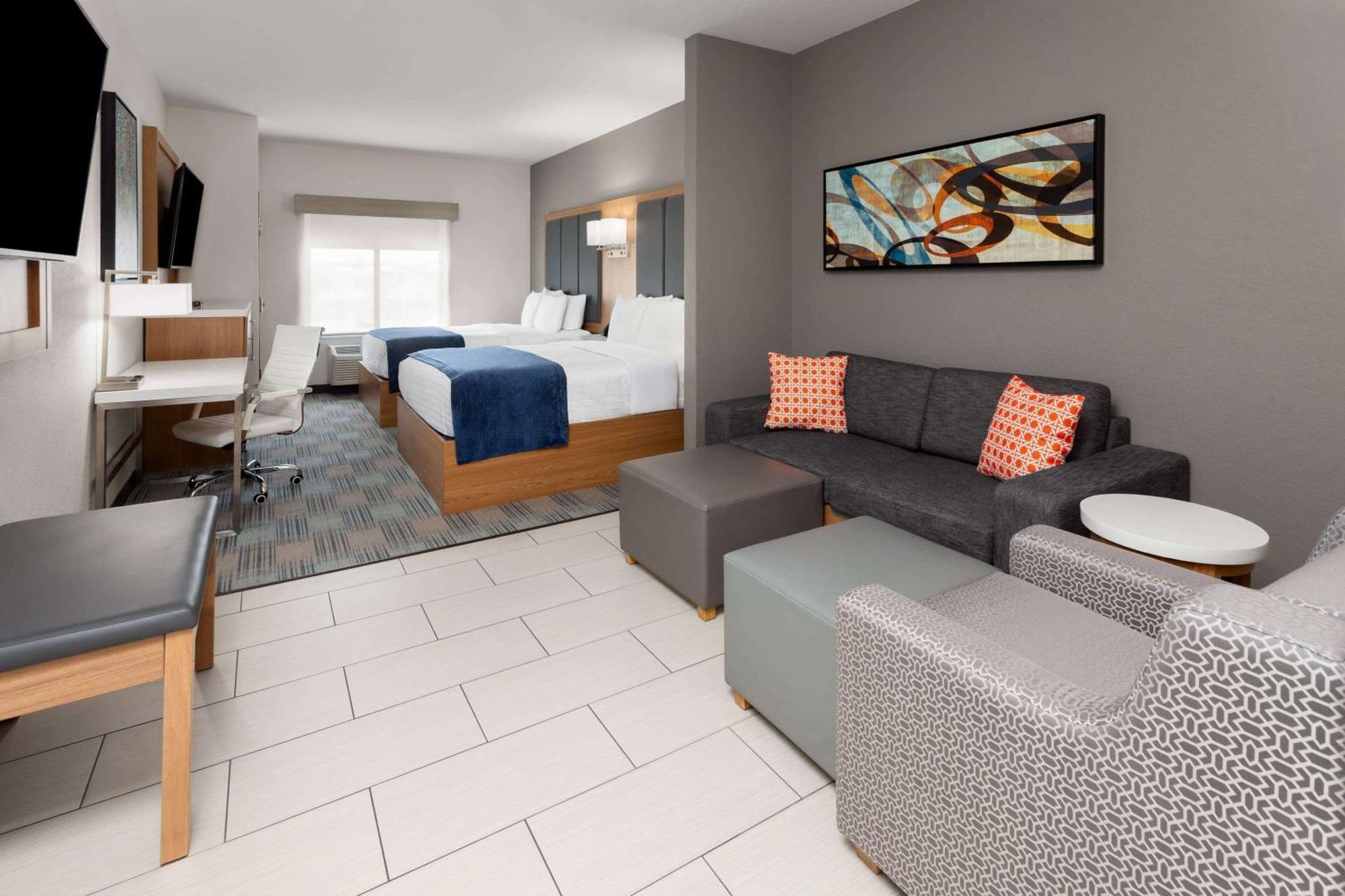 La Quinta Inn & Suites By Wyndham Coralville Iowa City エクステリア 写真